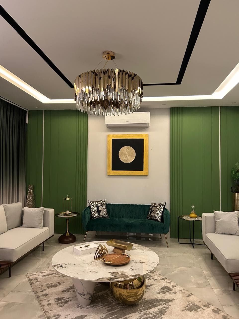 ZENITH SKYLINE APARTMENT